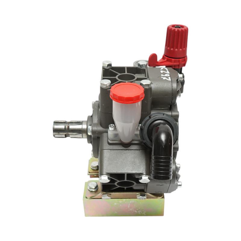 Pompa a 3 pistoni P-100 (albero Z=6/8,4 mm) per irroratrici di diserbanti (compatibile con modelli polacchi)