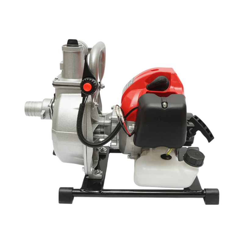 Motopompa a benzina da 2,2 CV, motore a 2 tempi da 52 cc, attacco da 1,5 pollici, portata 15 m³/h, autoadescante, profondità di aspirazione 15 m, prevalenza 22 m. Breckner Germany