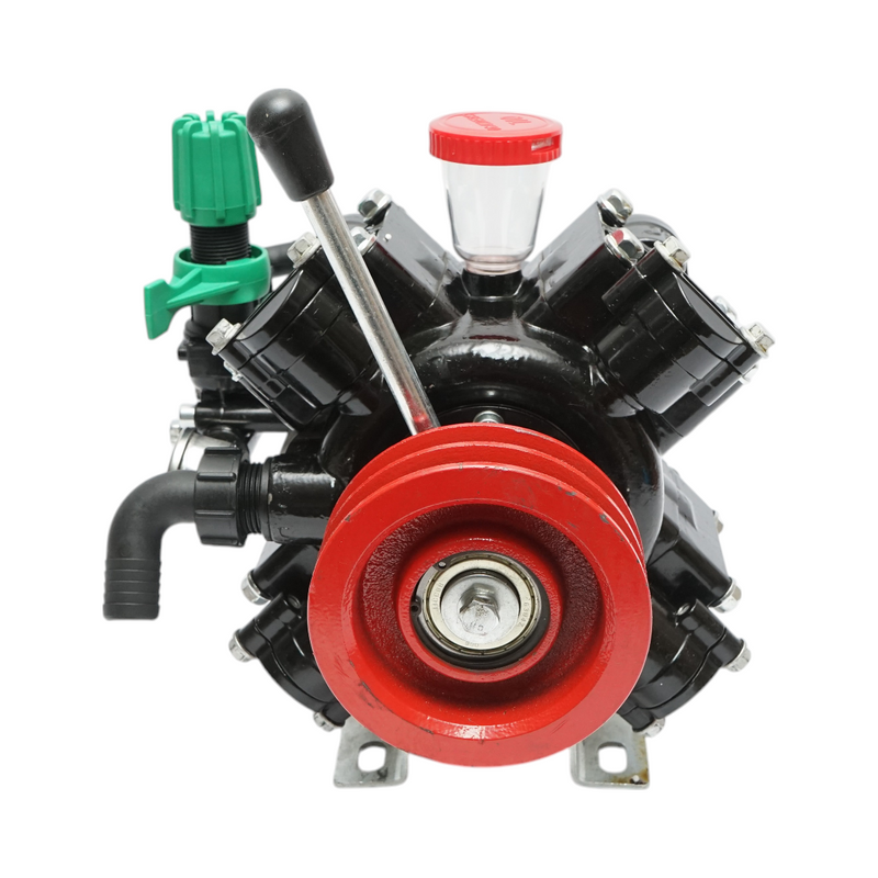 Pompa a 4 membrane da 7,5 CV/5,5 kW, portata 60 l/min, pressione 30 bar, velocità 500–600 giri/min.