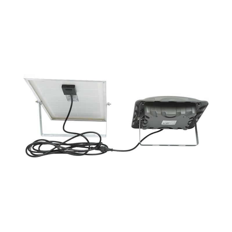 Lampada LED da 6500K con pannello solare da 10 W, batteria LiFePO4 da 3,2 V/5000 mAh e telecomando (IP65) Breckner Germany