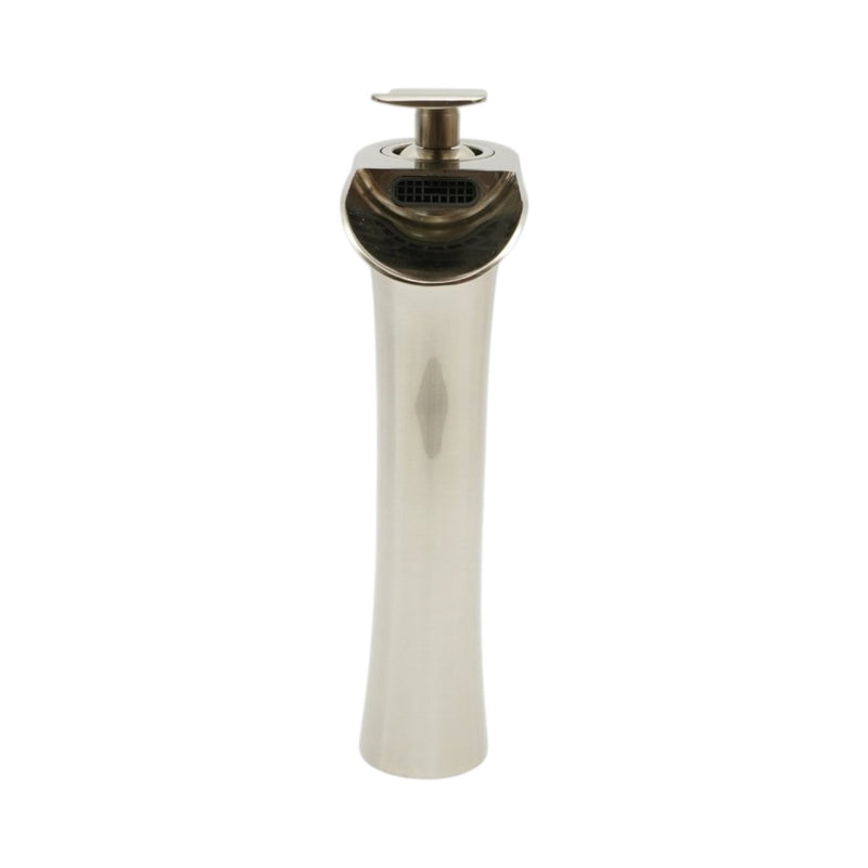 Rubinetto alto di alta qualità per lavabo da bagno in rame, con erogazione a cascata, design rotondo, miscelatore monocomando, finitura argento satinato e flessibili inclusi.