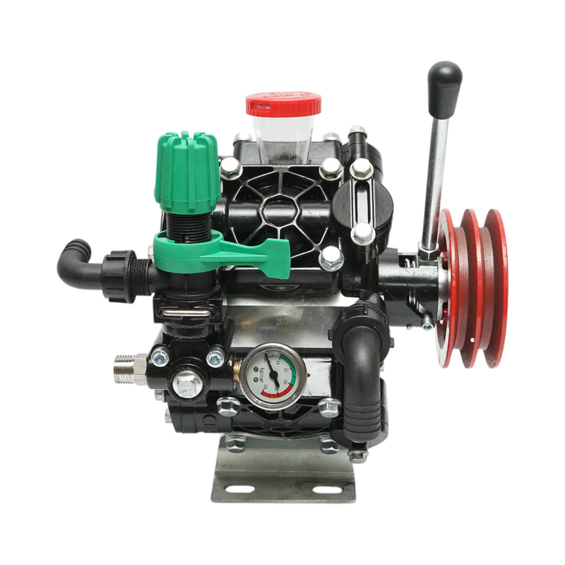 Pompa a 4 membrane da 7,5 CV/5,5 kW, portata 60 l/min, pressione 30 bar, velocità 500–600 giri/min.