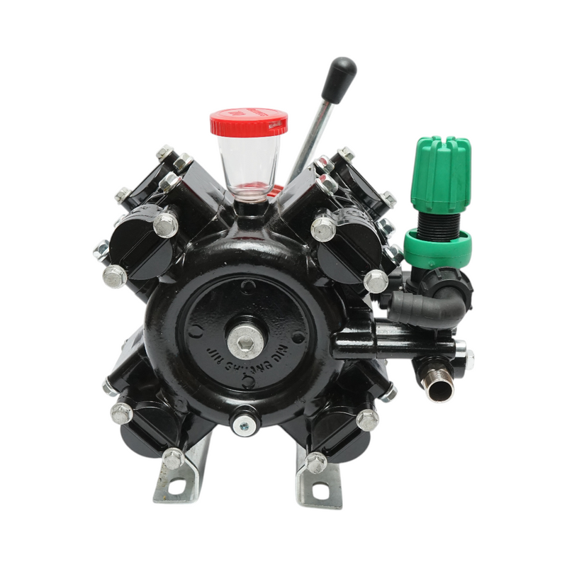 Pompa a 4 membrane da 7,5 CV/5,5 kW, portata 60 l/min, pressione 30 bar, velocità 500–600 giri/min.